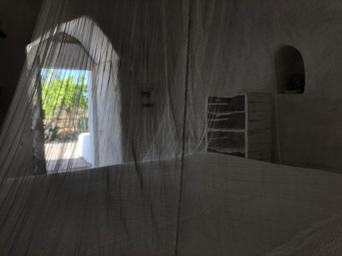 サンニコーラ Trullo Mareposa Bed & Breakfast エクステリア 写真