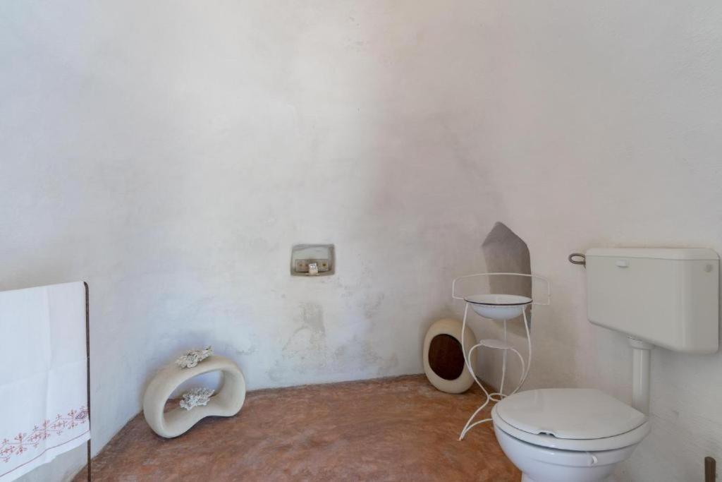 サンニコーラ Trullo Mareposa Bed & Breakfast エクステリア 写真